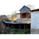 Casa Rural restaurada. Aquí se aprecian contrastes.