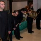El salón de Caja España se quedó pequeño para acoger al público que asistió al concierto