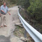 Valcarce y Pereira, en la carretera de acceso a Porcarizas.