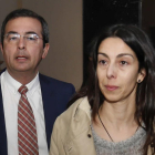 Raquel Gago junto a su abogado, Fermín Guerrero, en una imagen de archivo.