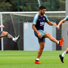 Messi, Suárez y Lenglet durante el entrenamiento del Barça antes de ir a Valladolid. ENRIC FONTCUBERTA
