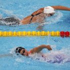Belmonte (abajo) se cruza con Ledecky.