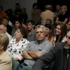 El ex diputado socialista Conrado Alonso, en el centro, entre el público