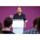 El secretario general de Podemos, Pablo Iglesias, en la imagen donde admitió el varapalo en las urnas. LUCA PIERGIOVANNI