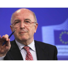 El comisario europeo, Joaquín Almunia, en una imagen de archivo durante una comparecencia ante los medios de comunicación.