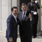 Mariano Rajoy recibe el primer ministro de Grecia, Alexis Tsipras, en el Palacio del Pardo de Madrid.