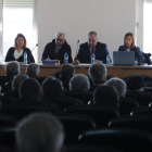 La asamblea general se celebró en las instalaciones de la cooperativa, en Cacabelos. ANA F. BARREDO