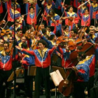 Gustavo Dudamel, con músicos de las Orquestas Infantiles y Juveniles de Venezuela.
