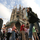 Afluencia de visitantes en el entorno de la Sagrada Família.