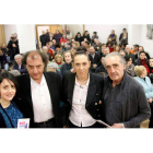 Ana Villanueva, Javier Tomé, Susana Vergara y Pepe Muñiz, ante el público que acudió a la presentación del libro.