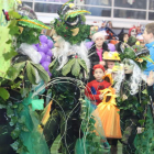 La mayoría de las localidades bercianas echan mano de la imaginación para disfrutar del colorido festivo del Carnaval. ANA F. BARREDO