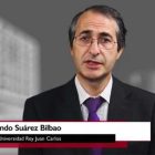 Fernando Suárez Bilbao, rector de la Universidad Rey Juan Carlos, en un vídeo promocional de los cursos online de la universidad.