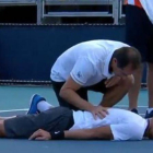 Momento en el que Nicola Kuhn es atendido tras sufrir un colapso nervioso.