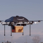 Imagen de un dron utilizado para el transporte, en una imagen que podría repetirse ahora con sistema contra la polución.