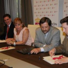 Sonneveld, Pedro García, Carrasco, Lupicinio Rodrigo y Pedro Cañón, ayer en la Diputación.