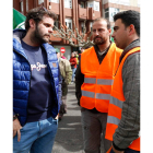 La explanada de la Delegación de Junta se quedó pequeña para acoger a los ochocientos tractores que tras recorrer las calles de León fueron aparcados allí hasta media tarde.