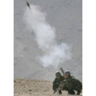 El Ejército Nacional de Afganistán dispara artillería durante un ejercicio