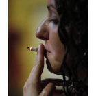 La población de 15 a 34 años fuma menos.