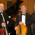 Mikhail Spivak, Vladimir Atapin y Olga Semushina, integrantes del Trío San Petersburgo
