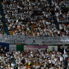 Cartel en honor al Chapecoense, en el estadio del Atlético de Medellín.