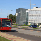 Un autobús en la parada del Parque Tecnológico, la última puesta en marcha en León.