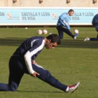 La Cultural, en un entrenamiento, afronta la cita del domingo frente al Peña Sport como una nueva fi