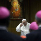 El papa Francisco, durante el Sínodo de la Familia, este lunes en el Vaticano.
