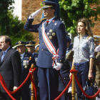 La primera visita del príncipe con Letizia a la Base Aérea de La Virgen del Camino, en mayo de 2011.