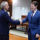 El presidente de la Junta de Castilla y León y el delegado del Gobierno se reunieron ayer. NACHO GALLEGO