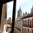 Vista de la zona de la Catedral desde la nueva sede de Cáritas en la calle Sierra Pambley de la capital leonesa.