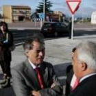 Francisco Álvarez, Enrique Busto y José Miguel Cordón, en la rotonda