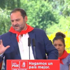 José Luis Ábalos, ministro de Fomento y secretario de Organización del PSOE, en la Fiesta de la Rosa de los socialistas de León.