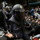 Carga policial en Barcelona el 1-O.