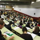 Alumnos examinándose en la Universidad de León en la Convocatoria de Junio.