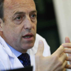 Juan Molins, director de Antibióticos, en su despacho en la fábrica leonesa.