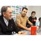 Representantes de las peñas y del Banco de Alimentos, en la presentación.