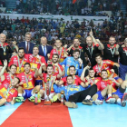 Los Hispanos Júnior dan rienda suelta al enorme subidón de alegría que supuso la conquista del oro en el Mundial de Argelia. DL
