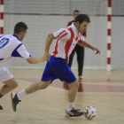 El equipo berciano goleó al bañezano en el derbi.