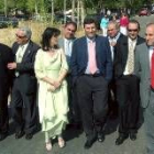 El consejero de Medio Ambiente, en el centro de la foto, en un acto ayer en una localidad palentina