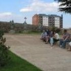 El patrimonio de Astorga, en la imagen el jardín del Palacio de Gaudí, atrae a numerosos turistas
