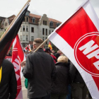 Participantes en un acto del partido neonazi NPD en Erfurt (Alemania).