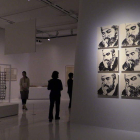 Una de las salas de la exposición ‘Takehiko Inoue interpreta el universo Gaudí’.