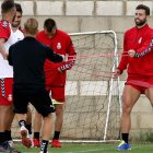 Rodri Ríos, a la derecha, podría recuperar su sitio en el equipo titular que se mida esta tarde al Reus Deportiu en tierras tarraconenses. MARCIANO PÉREZ