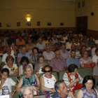 Mucha gente asistió a la proyección sobre la proclamación de la República en Cistierna. CAMPOS