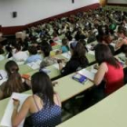 Estudiantes realizan las pruebas de acceso a la Universidad en junio