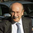El expresidente de Sacyr Luis del Rivero abandona la Audiencia Nacional tras declarar como imputado por el caso de los papeles de Bárcenas, el pasado mayo.