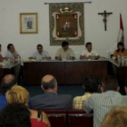 Imagen de archivo de uno de los últimos plenos municipales celebrados en Sahagún