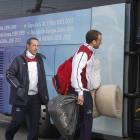 La plantilla del Reale Ademar se subió ayer al autobús a mediodía rumbo a Torrevieja.