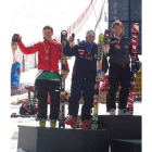 Alonso Teresa (centro), con su flamante medalla de plata.