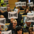 Afectados por la comercialización de preferentes y subordinadas, en una de las asambleas. L. DE LA MATA